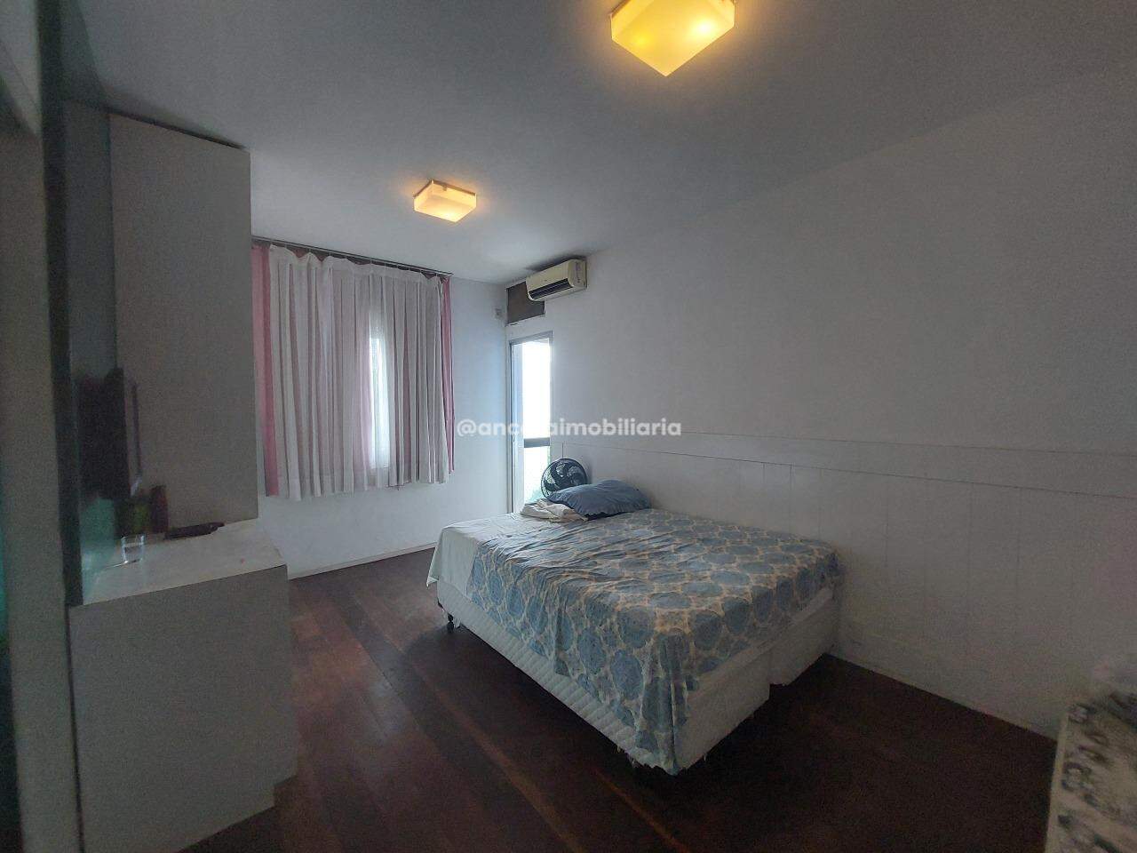 Apartamento à venda no Graças:
