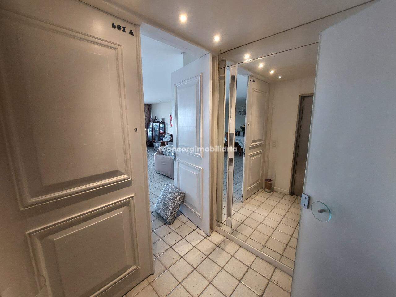 Apartamento à venda no Graças: