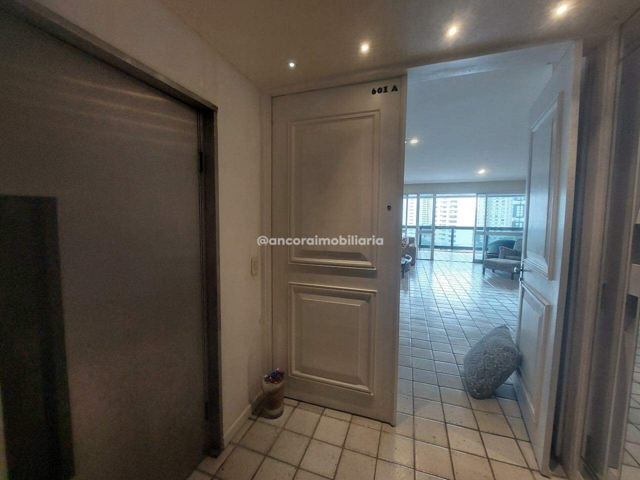 Apartamento à venda no Graças: