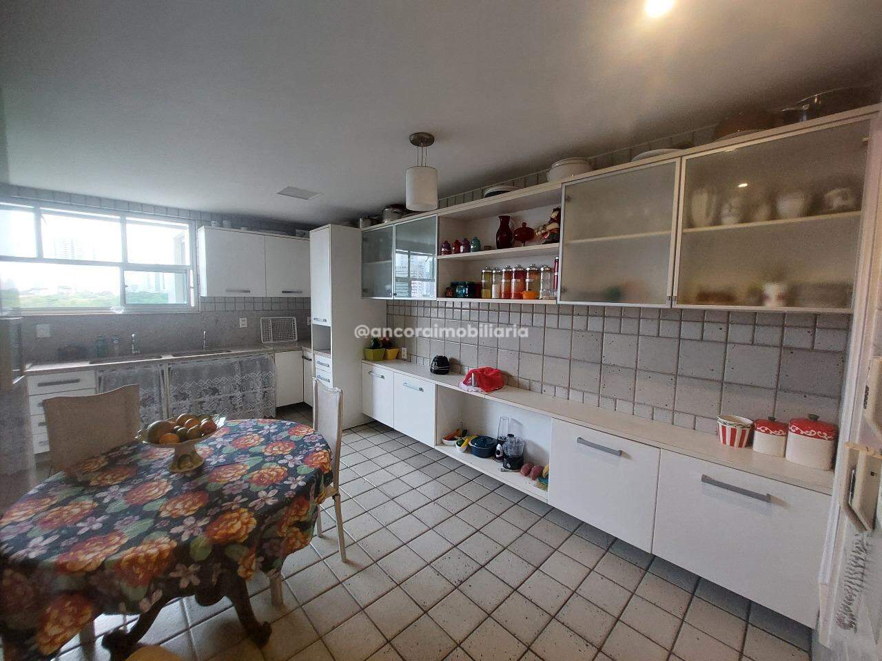 Apartamento à venda no Graças: