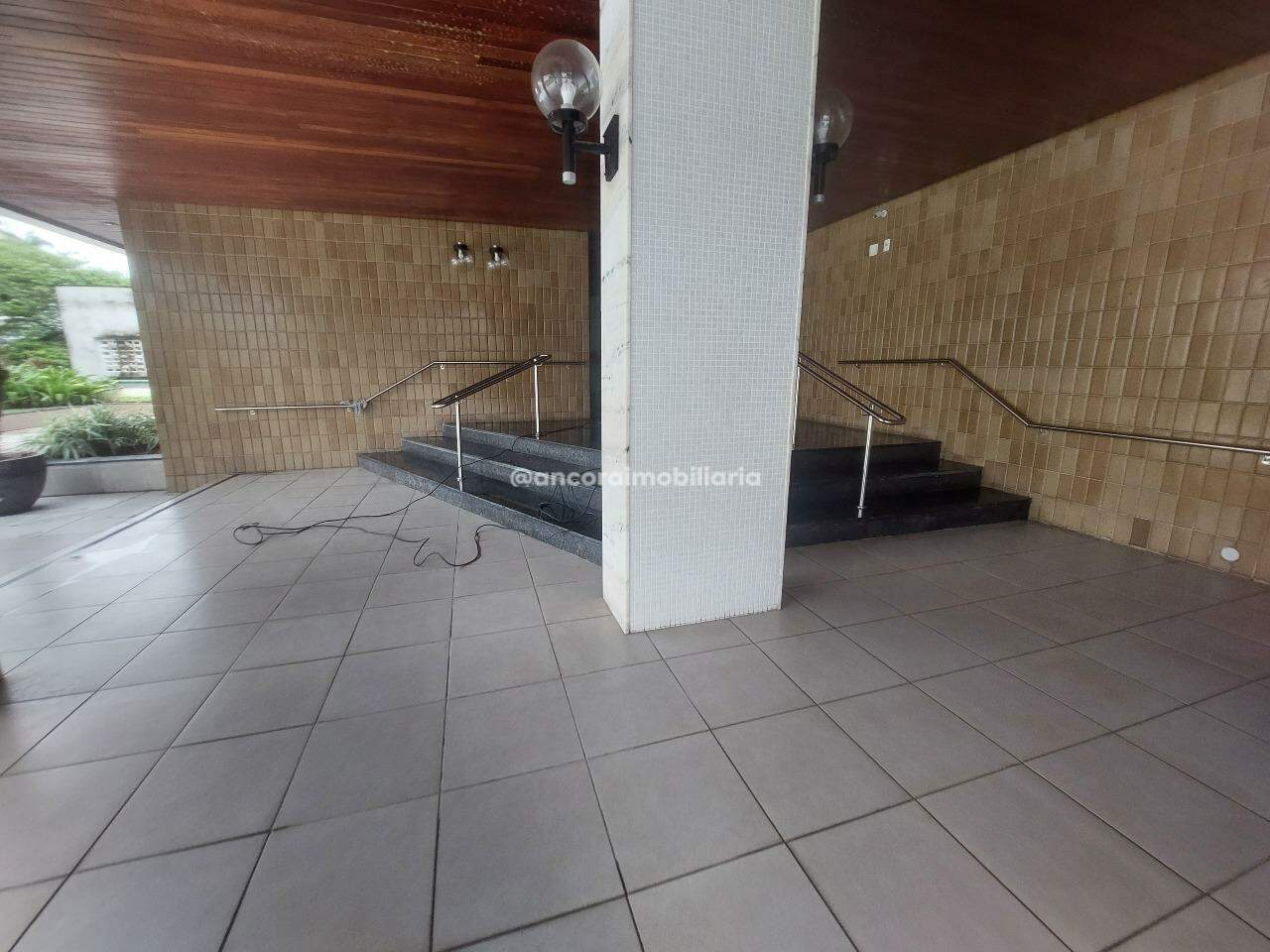 Apartamento à venda no Graças: