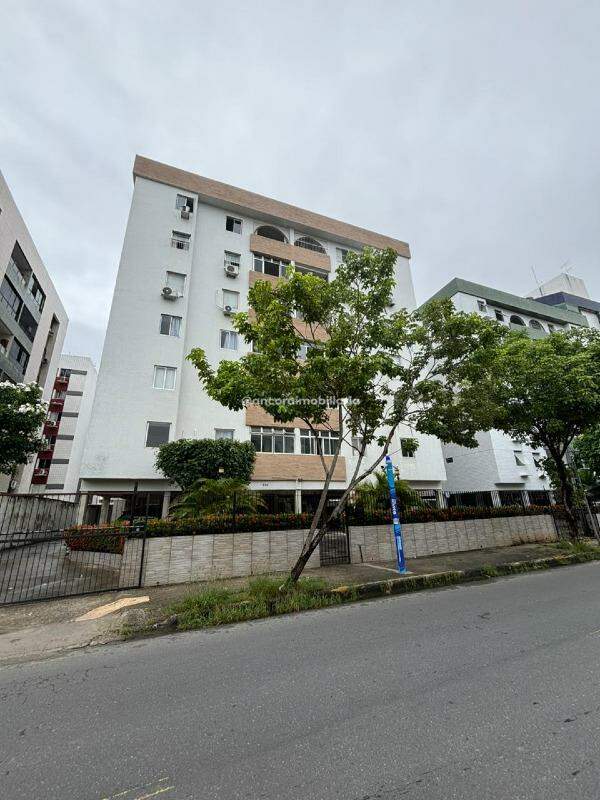 Apartamento à venda no Campo Grande: 