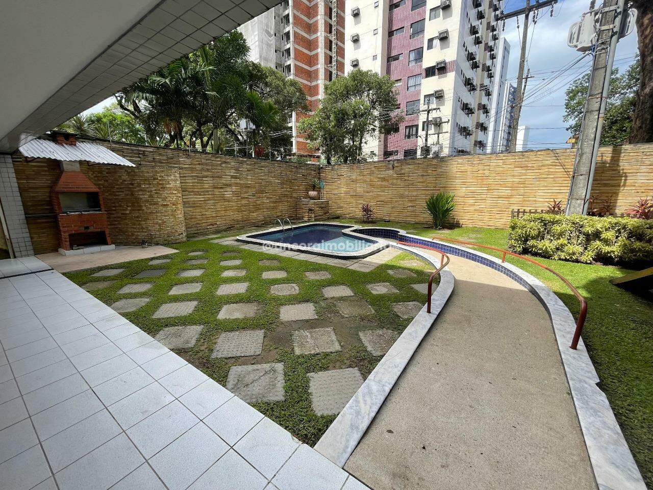 Apartamento para aluguel no Espinheiro: 