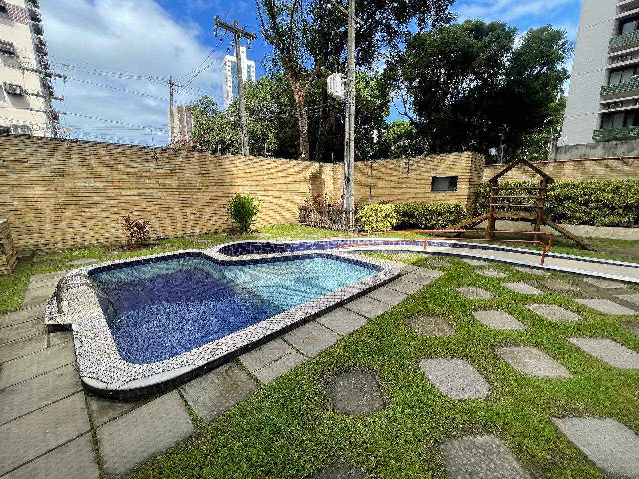 Apartamento para aluguel no Espinheiro: 