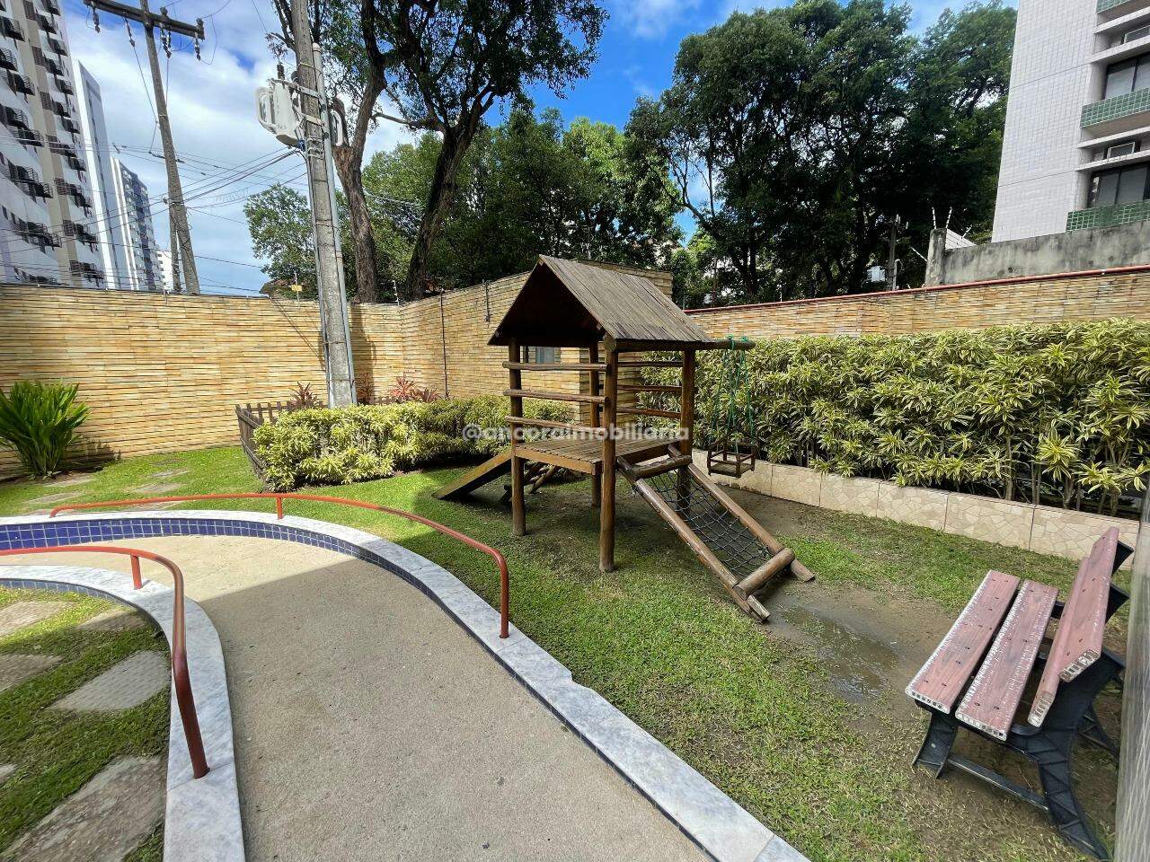 Apartamento para aluguel no Espinheiro: 