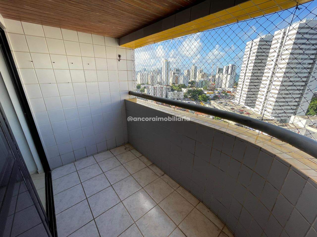 Apartamento à venda no Candeias: