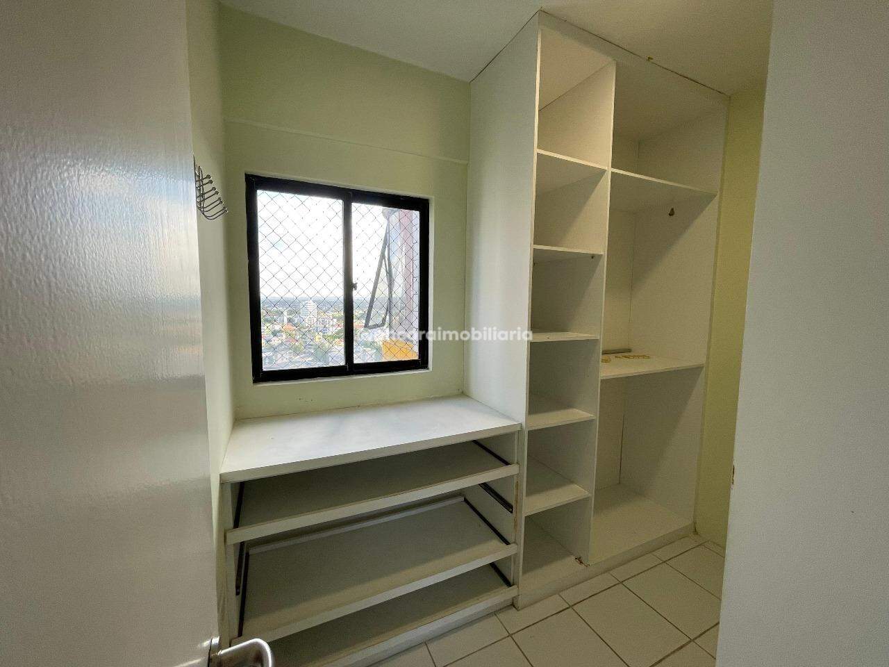 Apartamento à venda no Candeias: