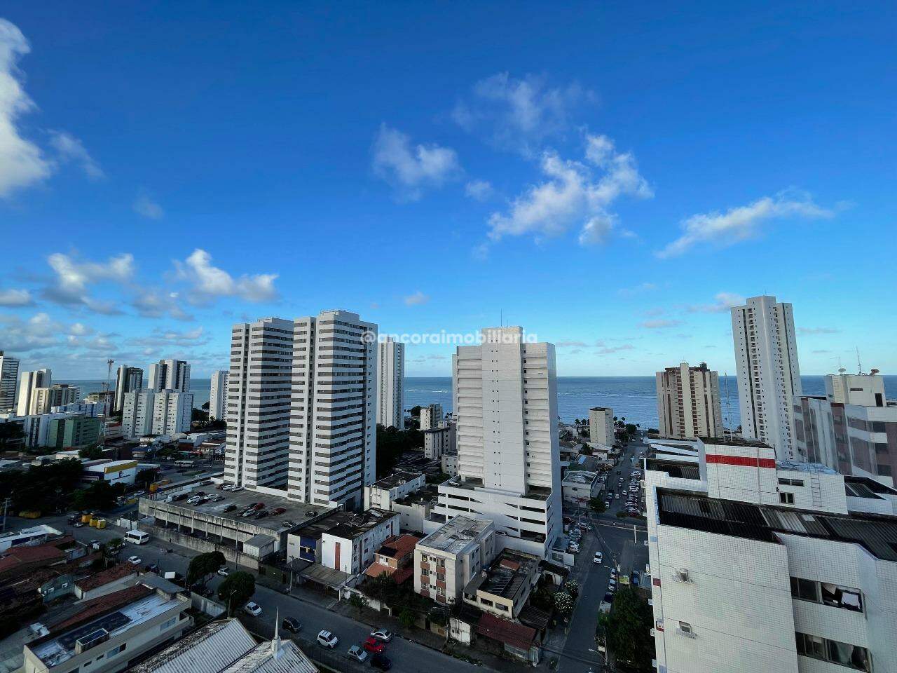 Apartamento à venda no Candeias: