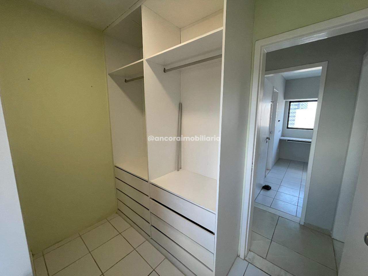 Apartamento à venda no Candeias: