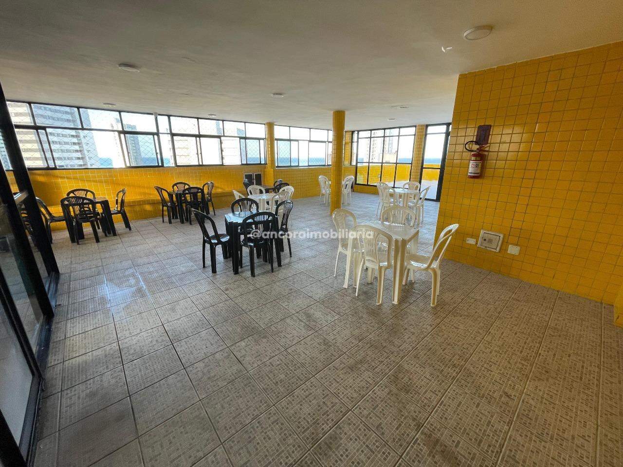 Apartamento à venda no Candeias: