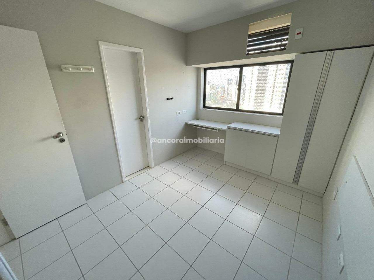 Apartamento à venda no Candeias: