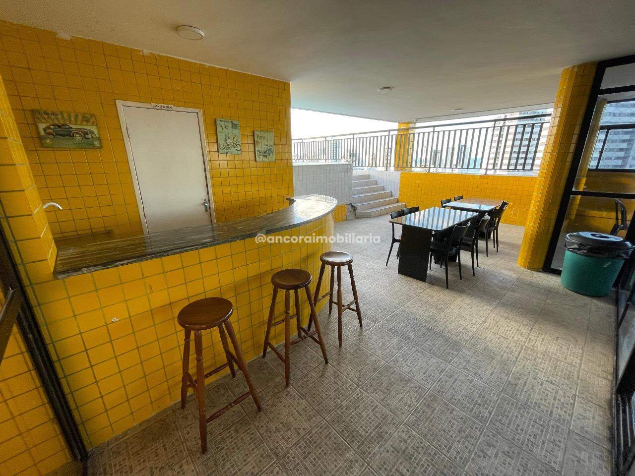 Apartamento à venda no Candeias: