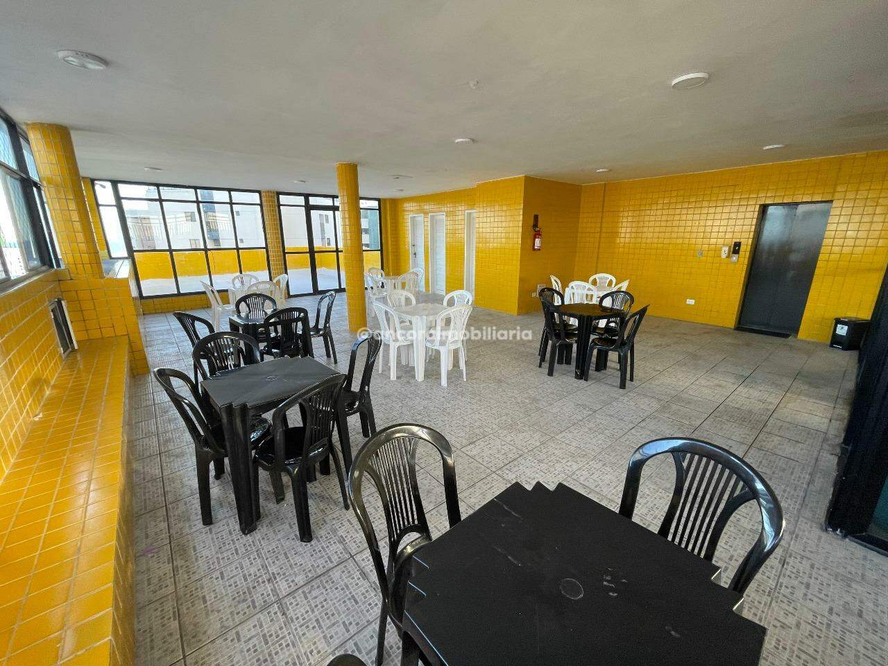 Apartamento à venda no Candeias: