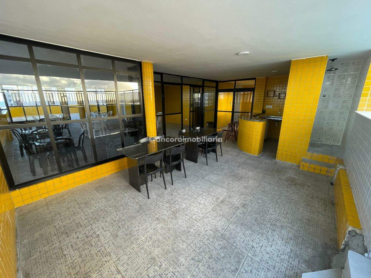 Apartamento à venda no Candeias: