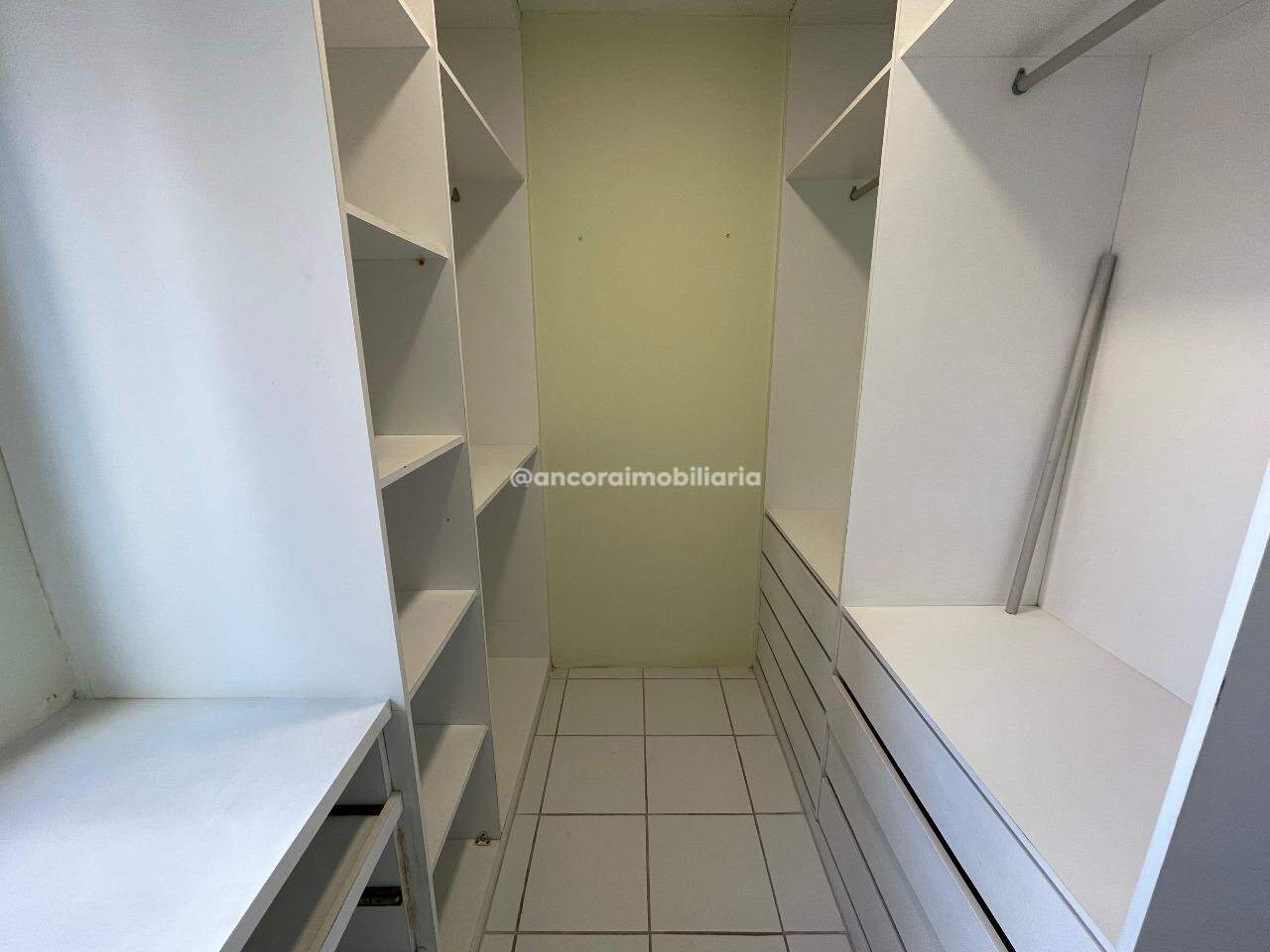 Apartamento à venda no Candeias: