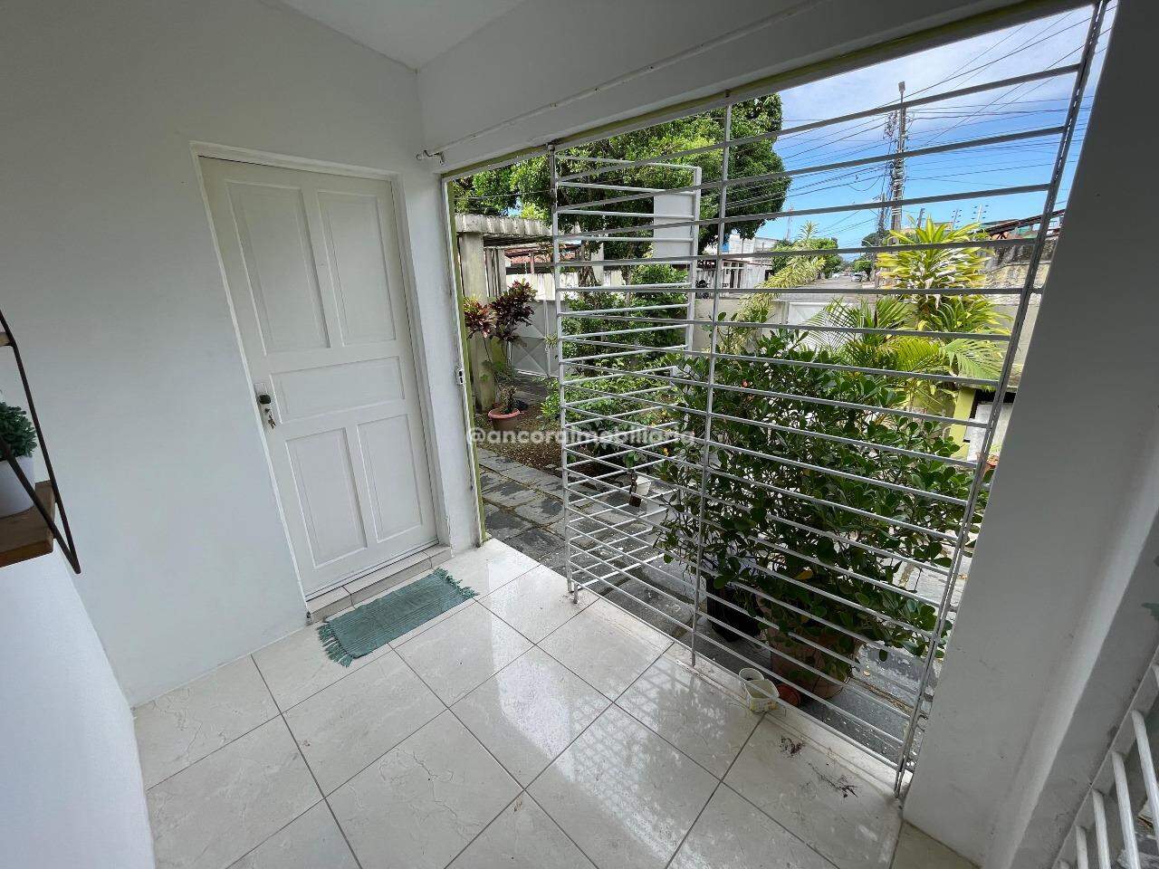 Casa para aluguel no Cordeiro: 