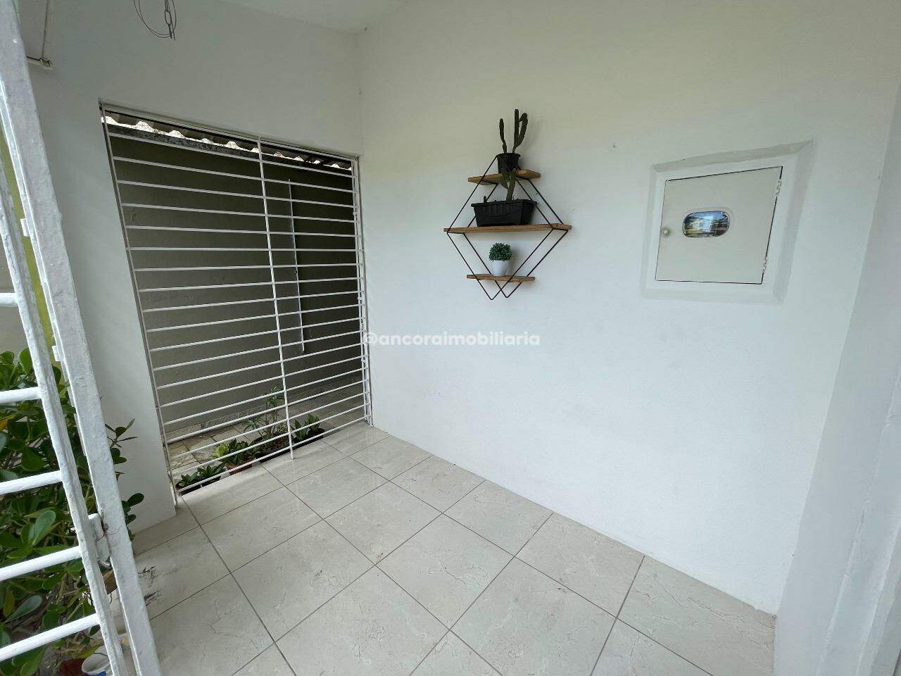 Casa para aluguel no Cordeiro: 
