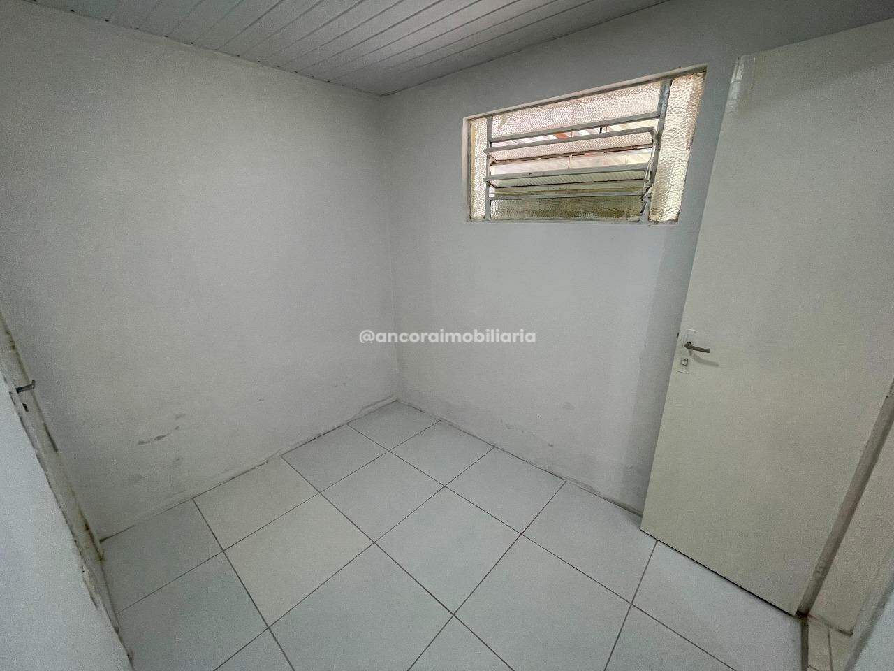 Casa para aluguel no Cordeiro: 