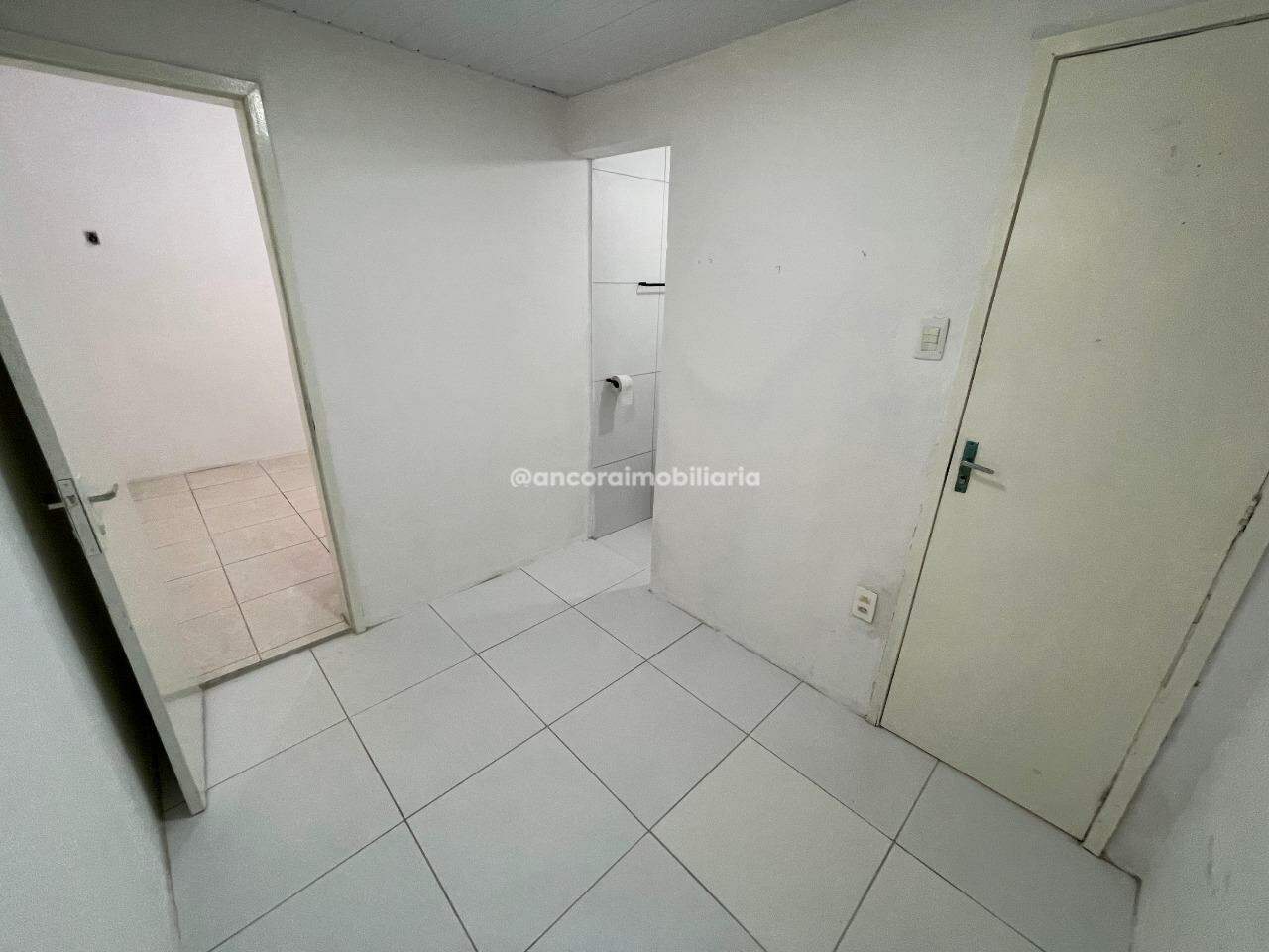 Casa para aluguel no Cordeiro: 