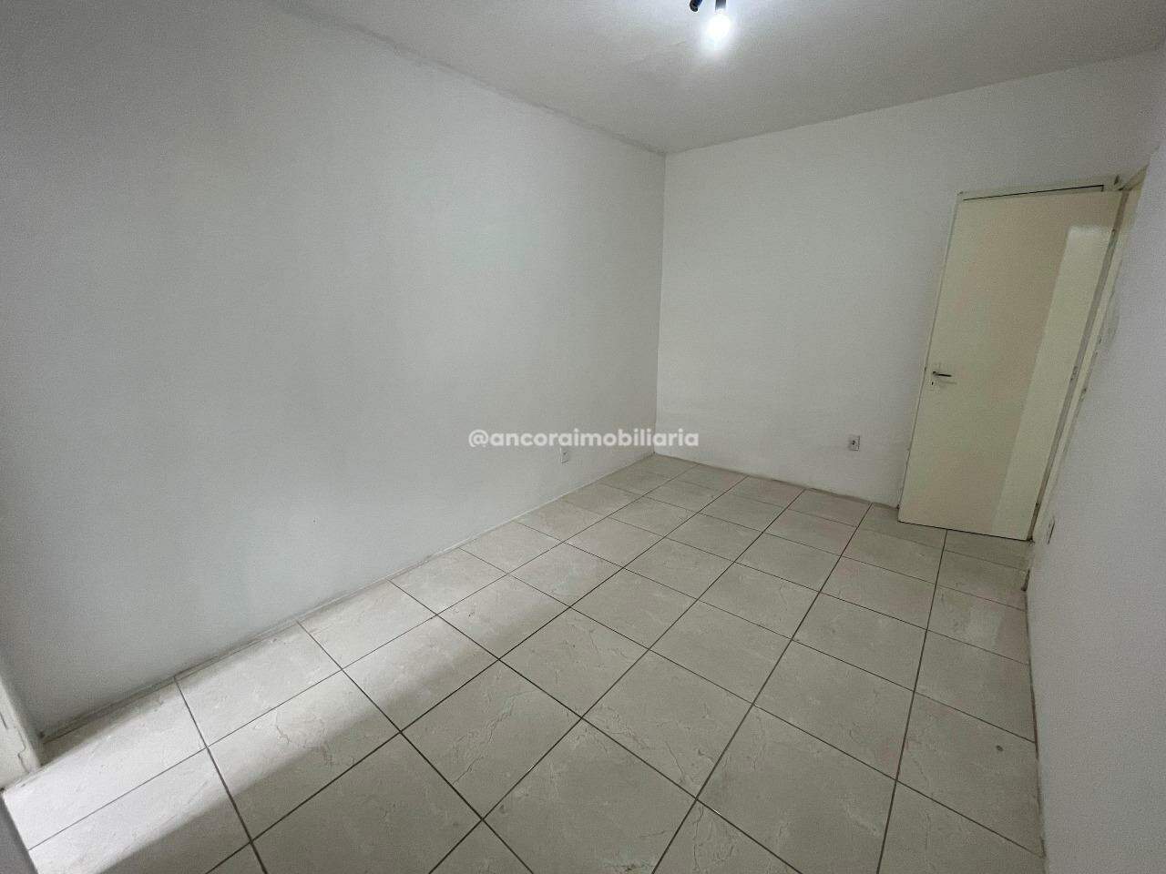 Casa para aluguel no Cordeiro: 