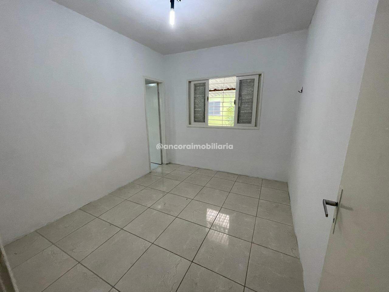 Casa para aluguel no Cordeiro: 