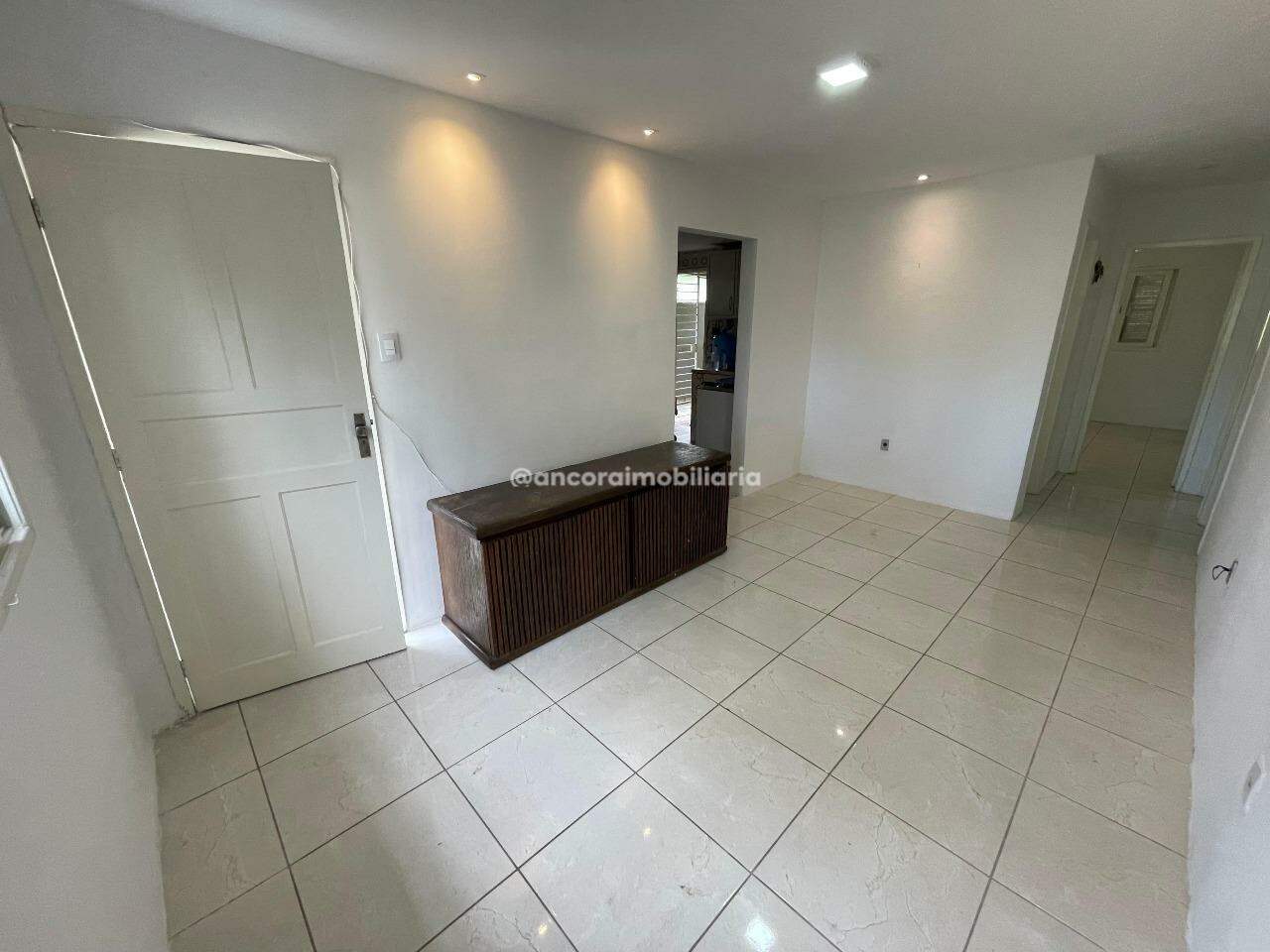 Casa para aluguel no Cordeiro: 