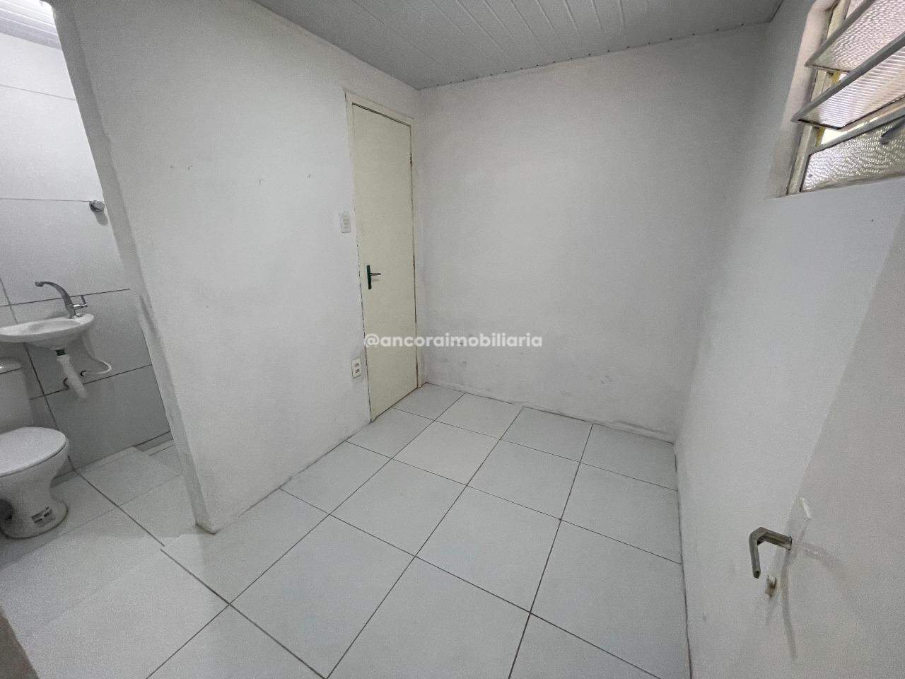 Casa para aluguel no Cordeiro: 
