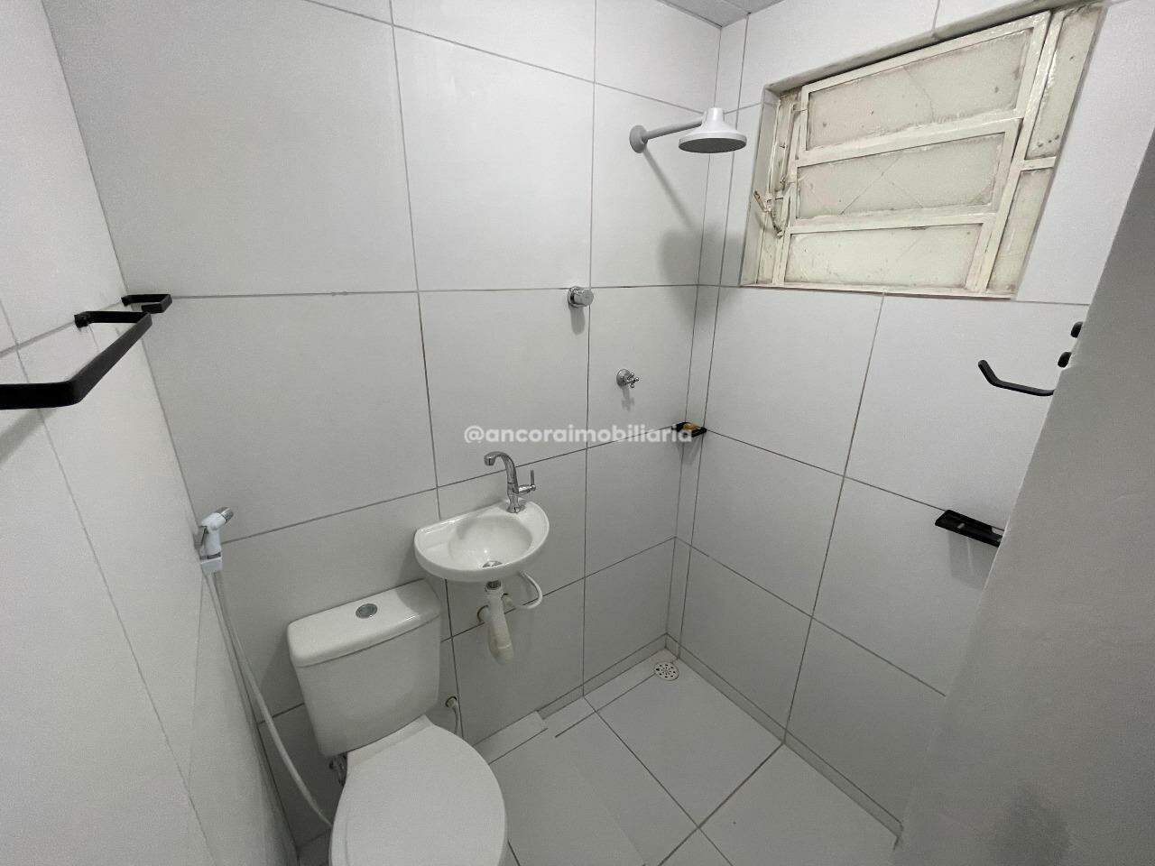 Casa para aluguel no Cordeiro: 