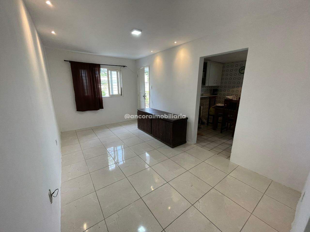 Casa para aluguel no Cordeiro: 