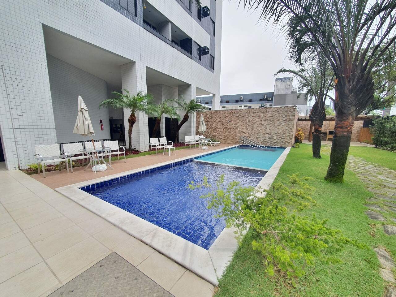Apartamento para aluguel no Espinheiro: 