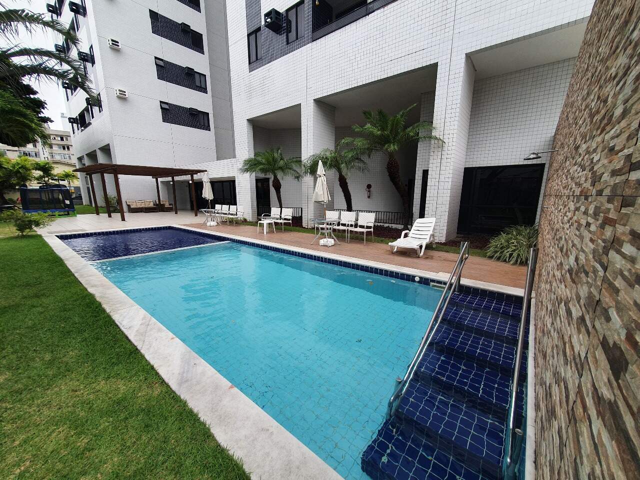 Apartamento para aluguel no Espinheiro: 