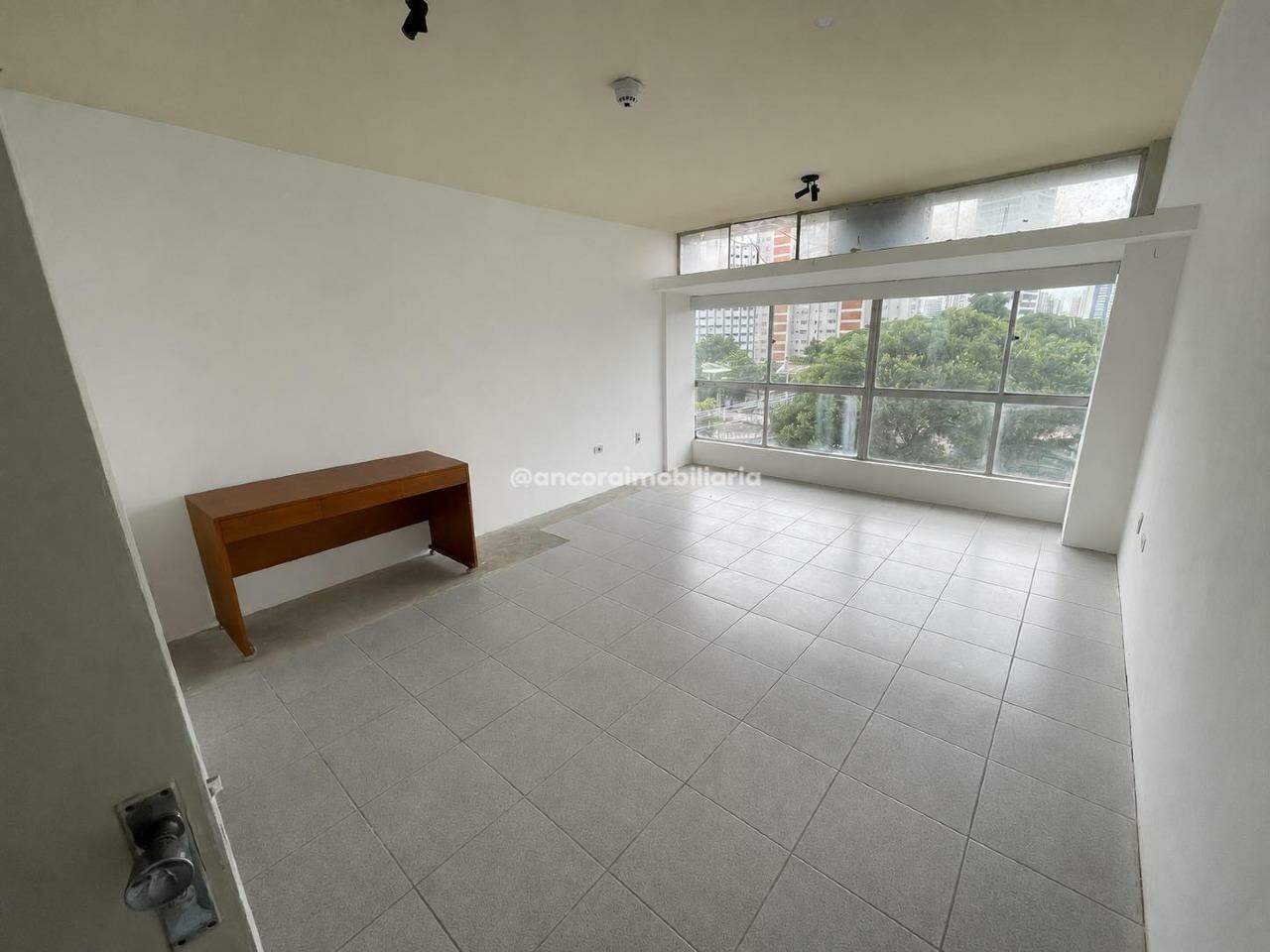 Sala para aluguel no Santo Amaro: