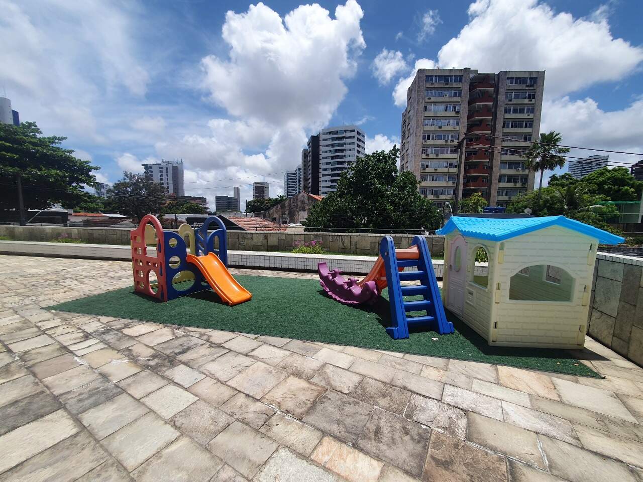 Apartamento para aluguel no Tamarineira: 