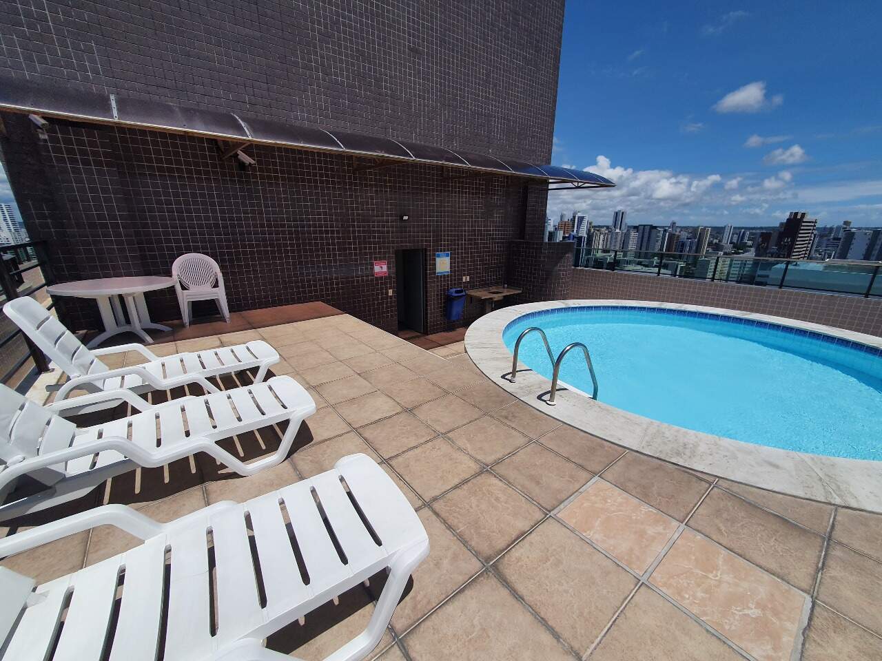 Apartamento para aluguel no Espinheiro: 