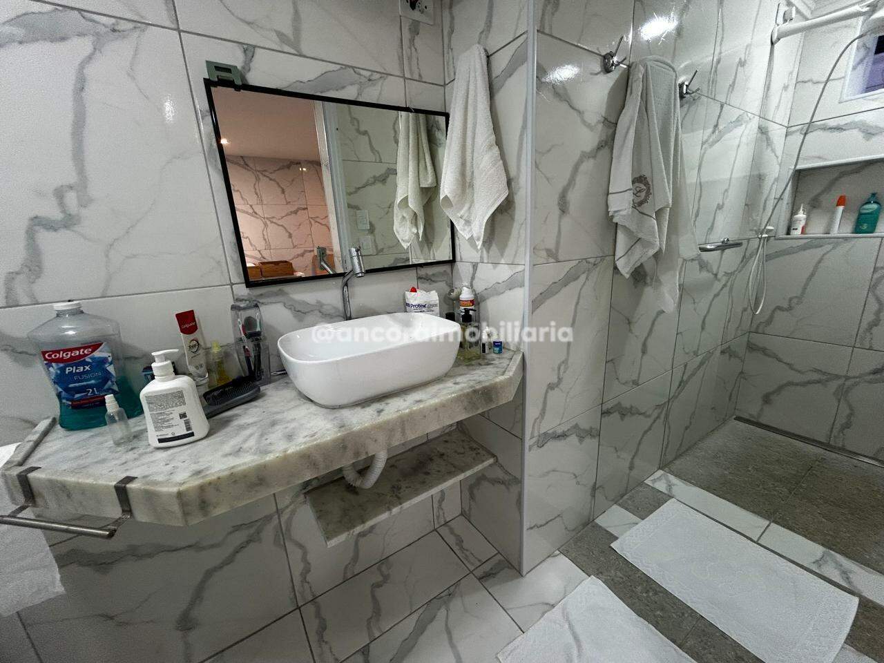Apartamento à venda no Cordeiro: 