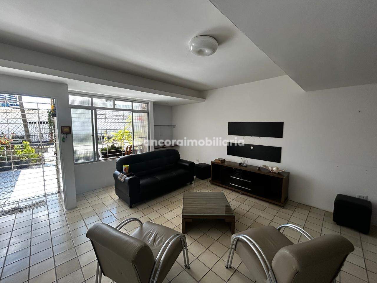 Apartamento à venda no Cordeiro: 