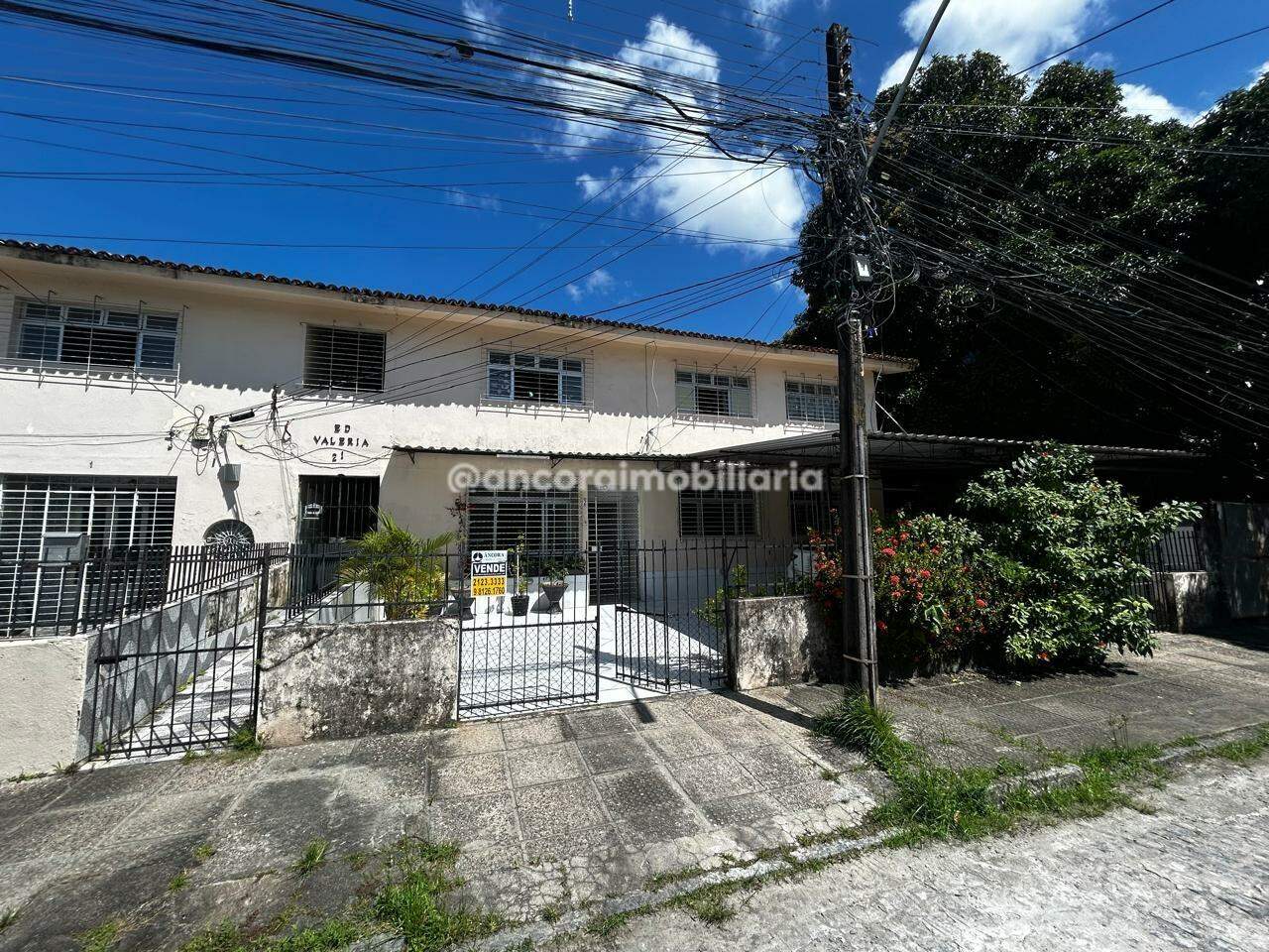 Apartamento à venda no Cordeiro: 