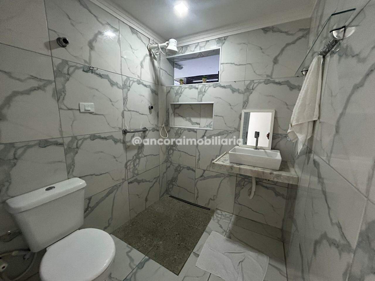 Apartamento à venda no Cordeiro: 