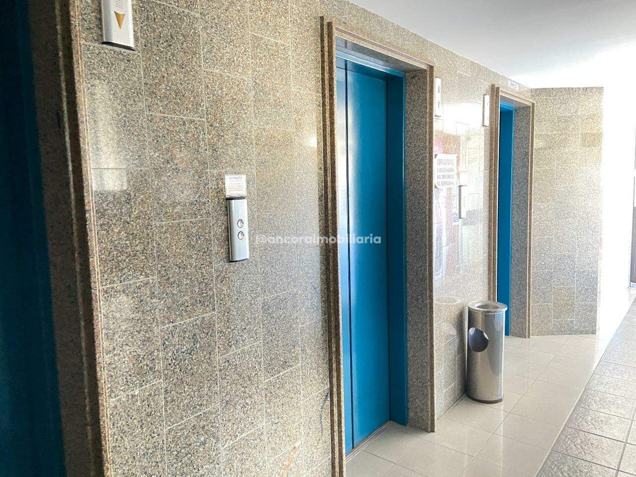 Sala para aluguel no Espinheiro: