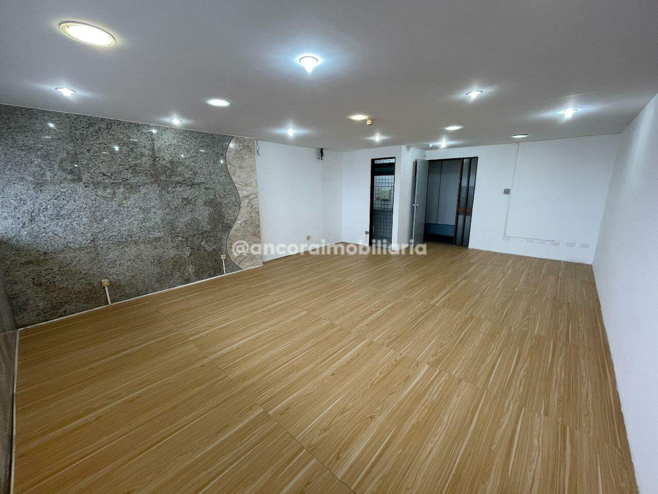 Sala para aluguel no Espinheiro: