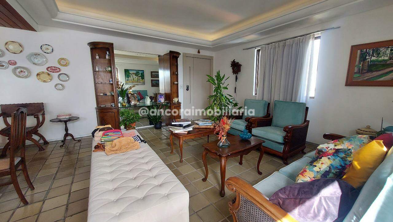 Apartamento à venda no Graças: