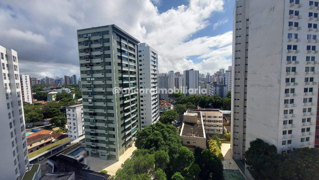 Apartamento à venda no Graças: