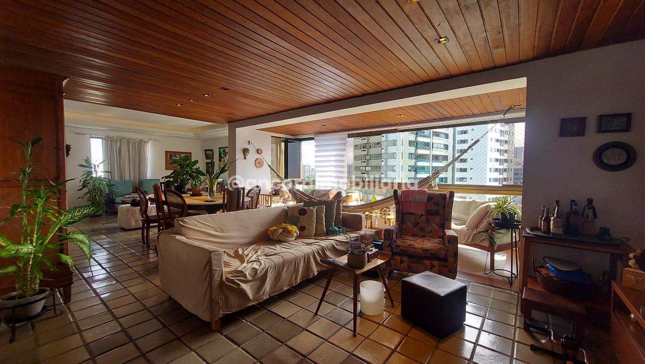 Apartamento à venda no Graças: