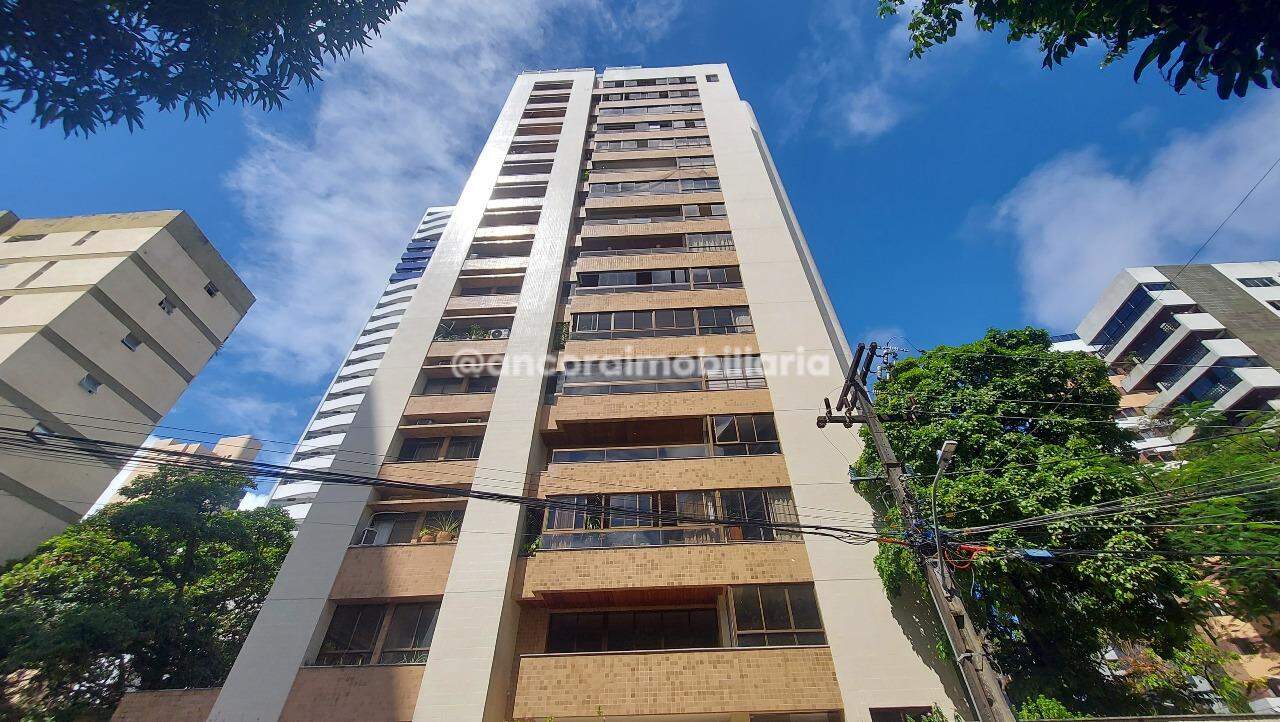 Apartamento à venda no Graças: