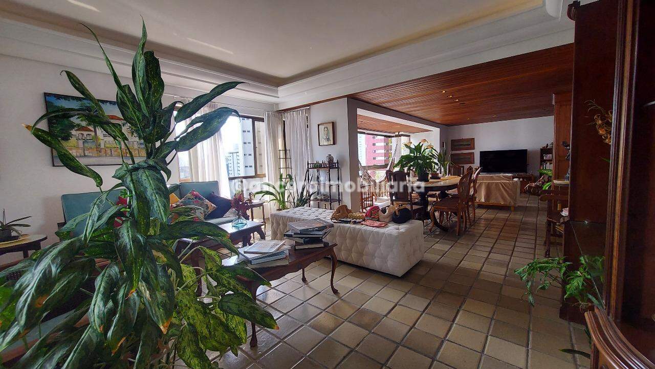 Apartamento à venda no Graças: 