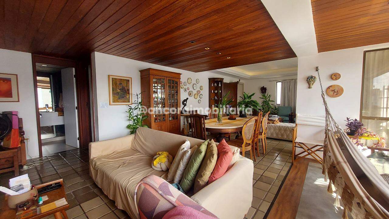 Apartamento à venda no Graças: