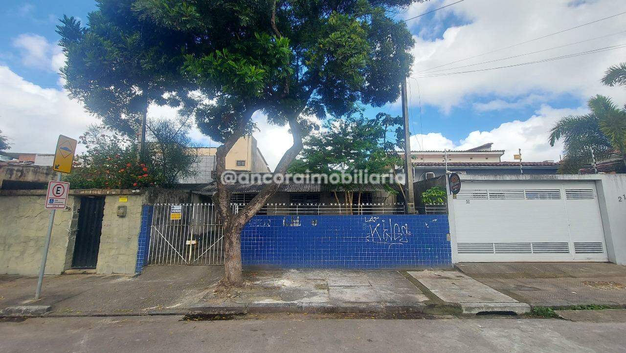 Casa à venda no Zumbi: 