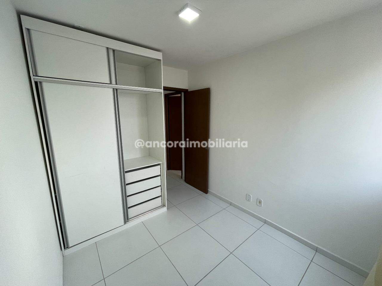 Apartamento para aluguel no Barro: 