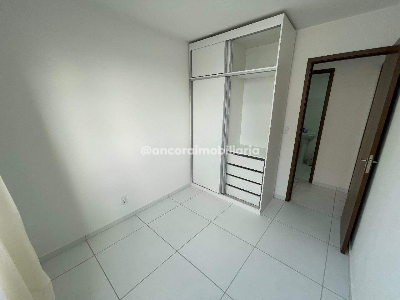 Apartamento para aluguel no Barro: 
