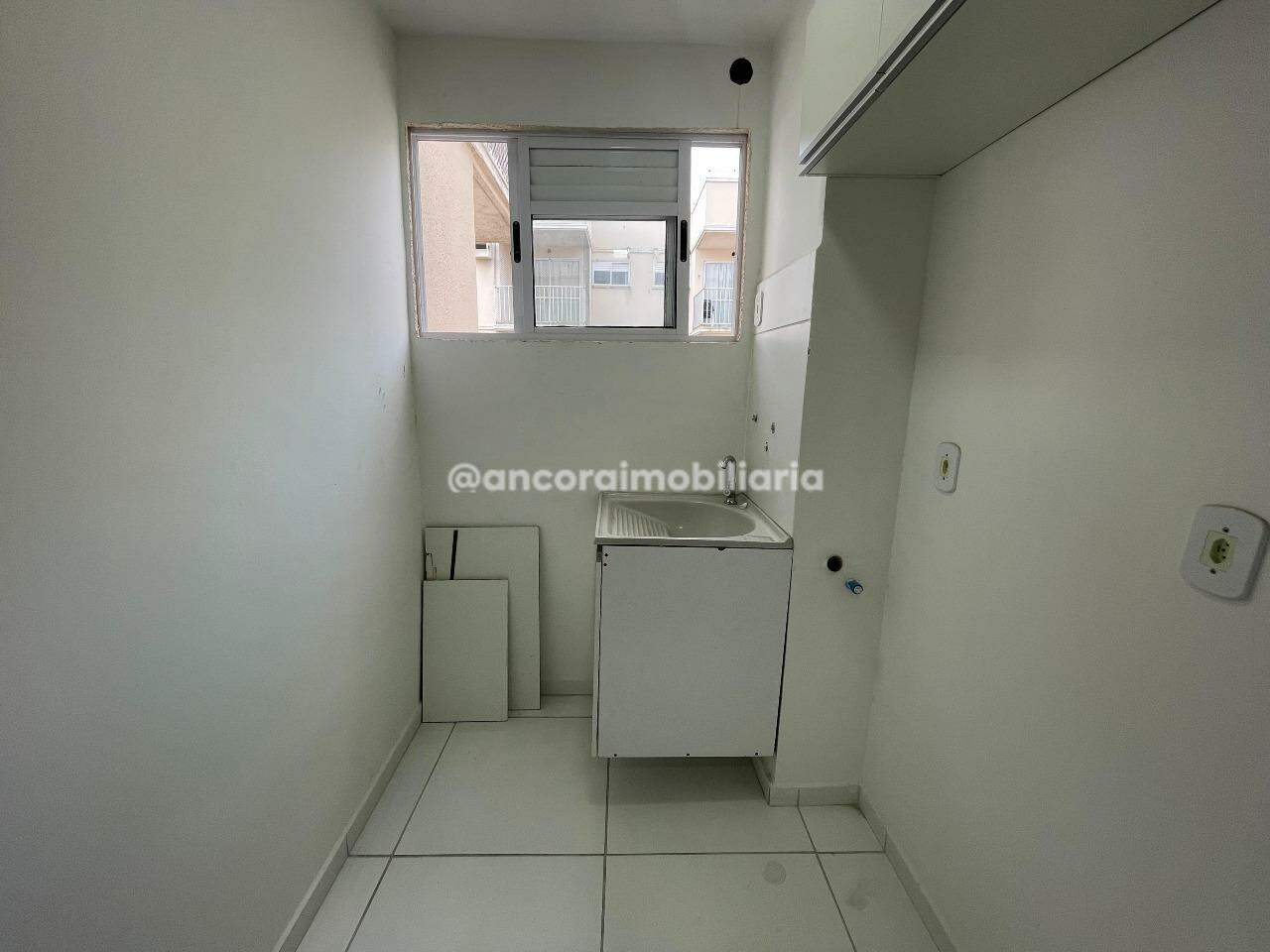 Apartamento para aluguel no Barro: 